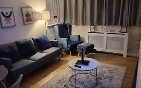 Lovely 2-Bedroom Holiday Home With Free Wifi